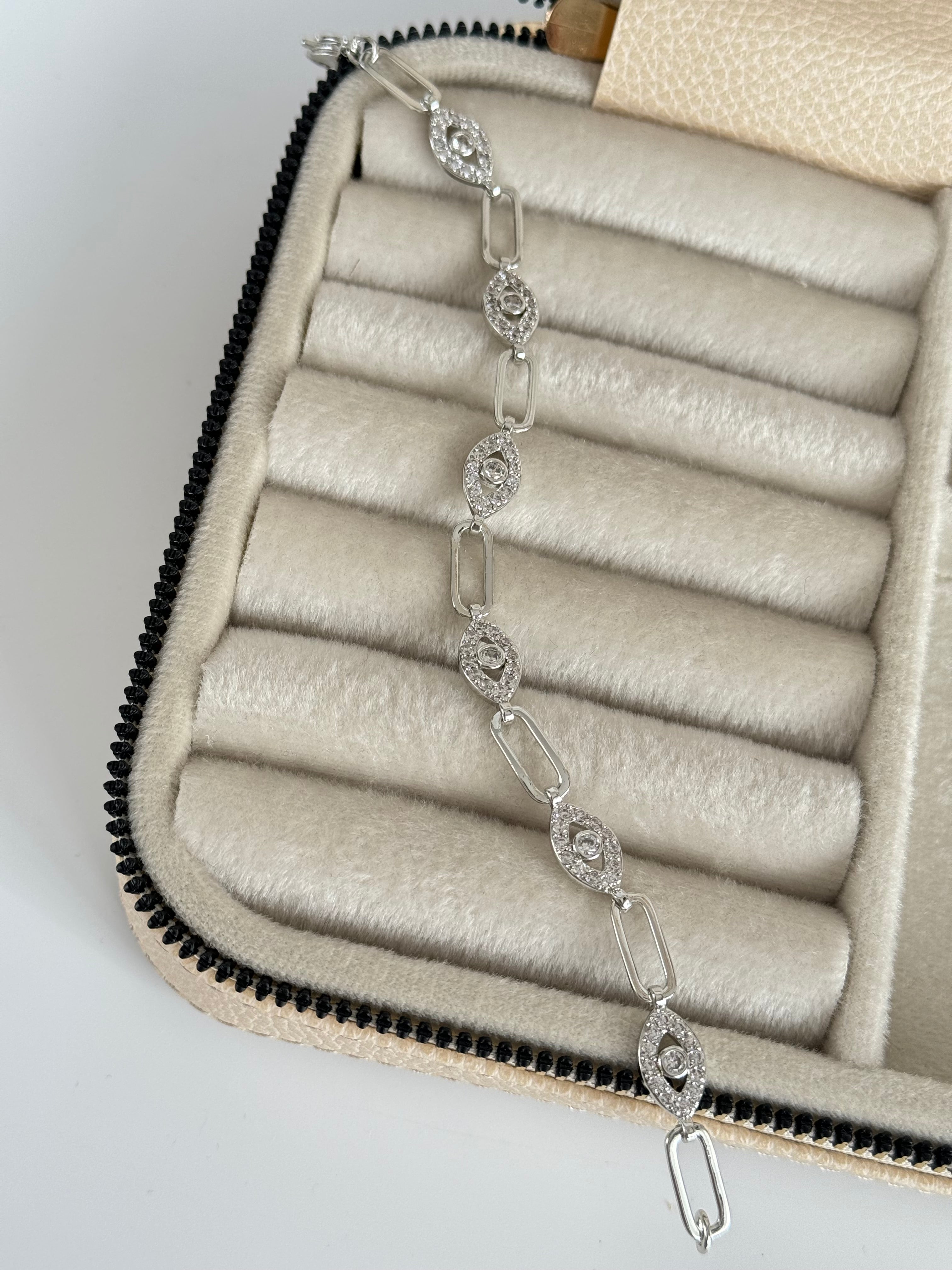 NAVAZ GÖZ DETAYLI SİLVER BİLEKLİK