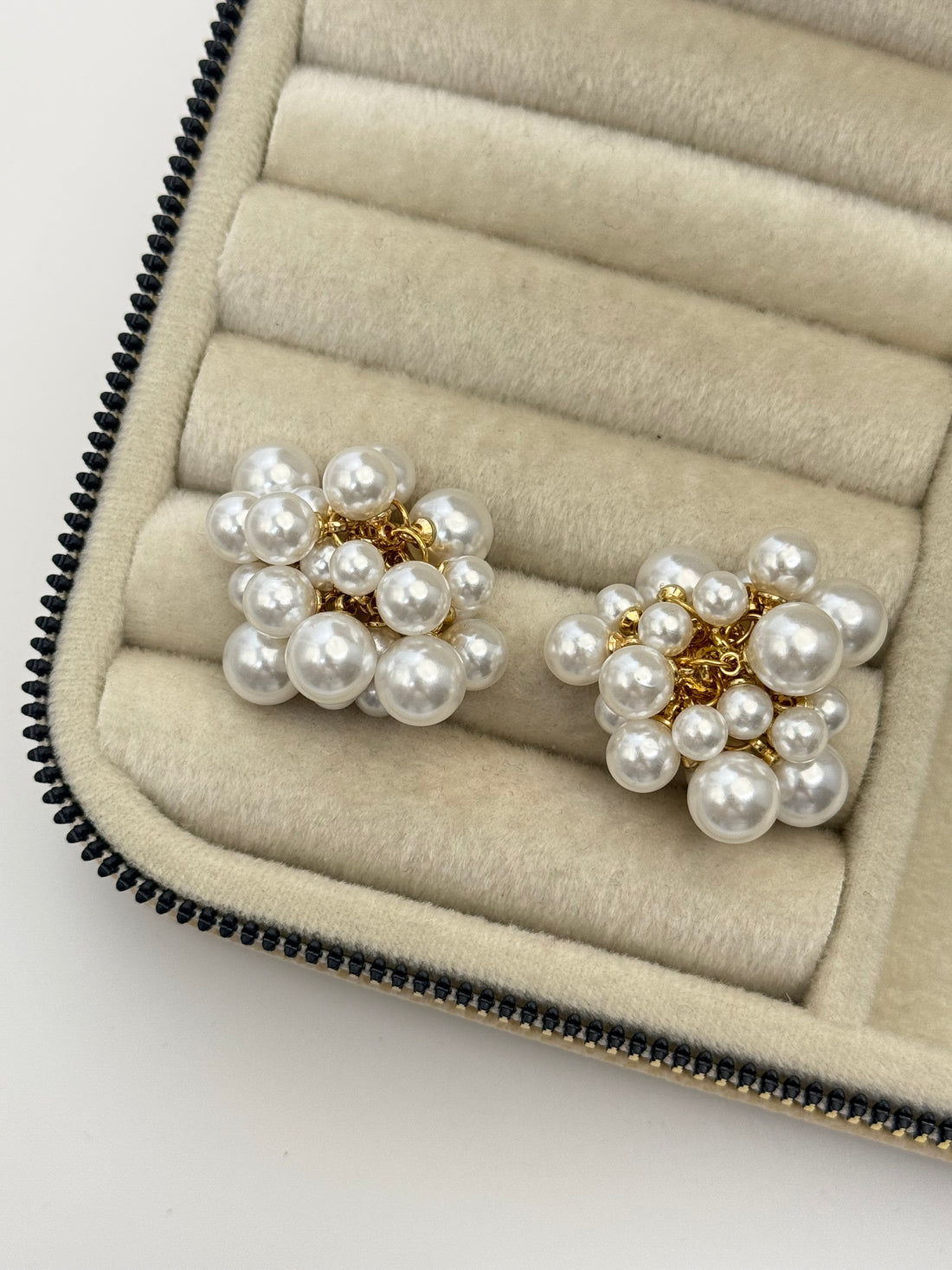 BERFE İTHAL İNCİ DETAYLI BONCUK KÜPE