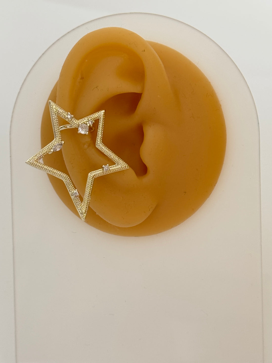 İTHAL YILDIZ DETAYLI KIKIRDAK KÜPE EARCUFF