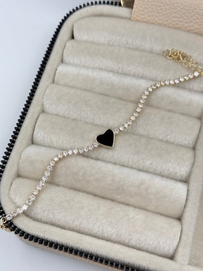 İTHAL KALP DETAYLI ZİRKON TAŞLI BİLEKLİK