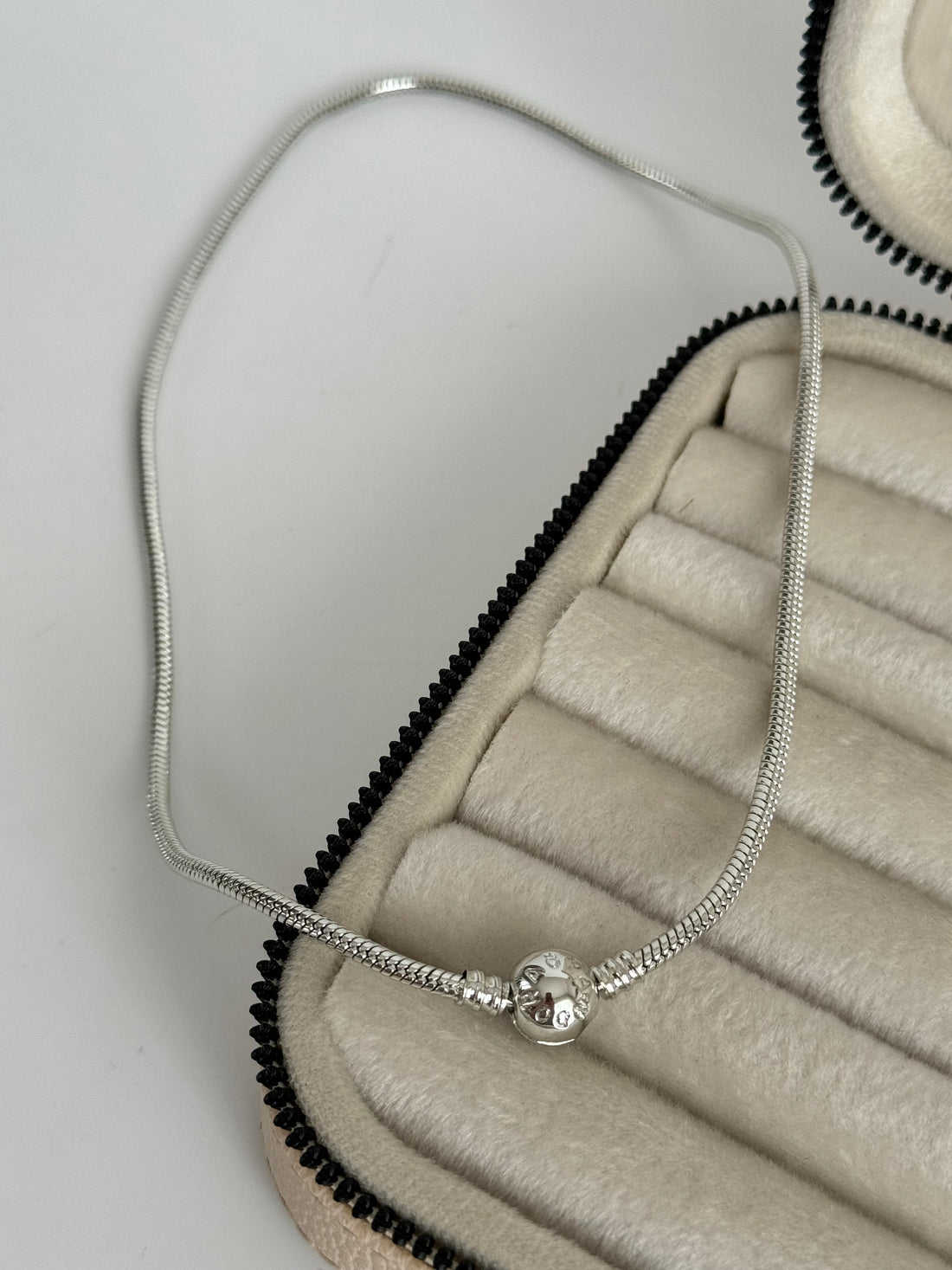 İTHAL MARKA MODEL SİLVER KOLYE