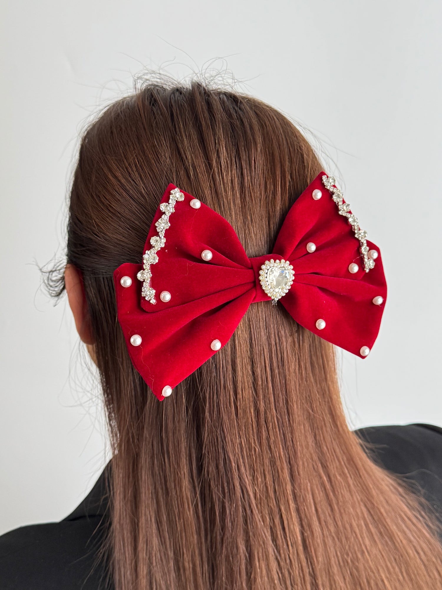 İTHAL KIRMIZI KADİFE KALP DETAYLI FİYONK TOKA