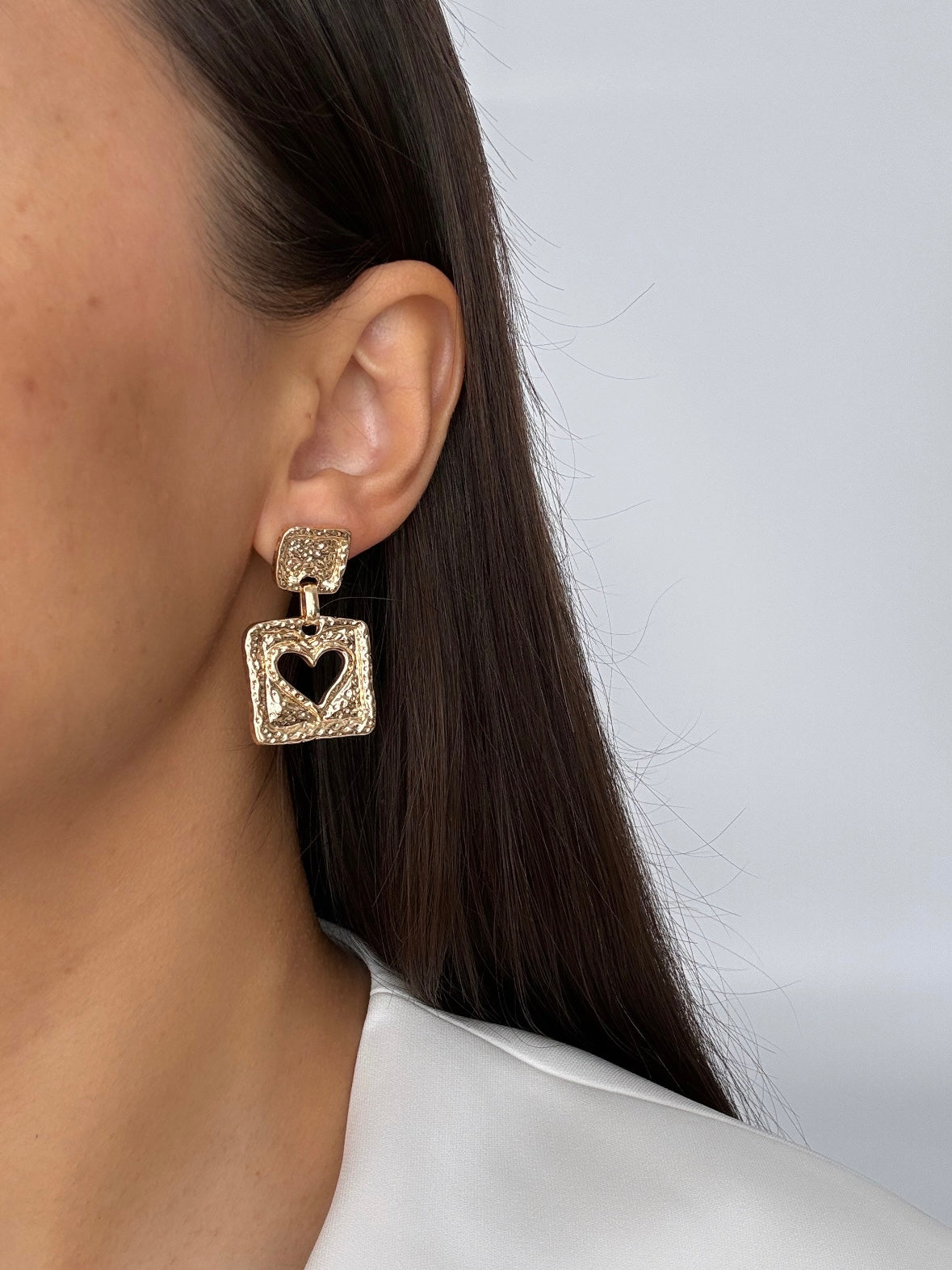 İTHAL KALP DETAYLI GOLD KÜPE