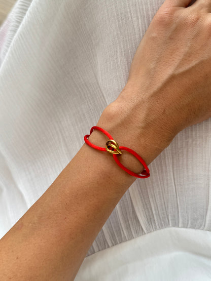 İTHAL MARKA MODEL KIRMIZI İPLİ AYARLANABİLİR BİLEKLİK