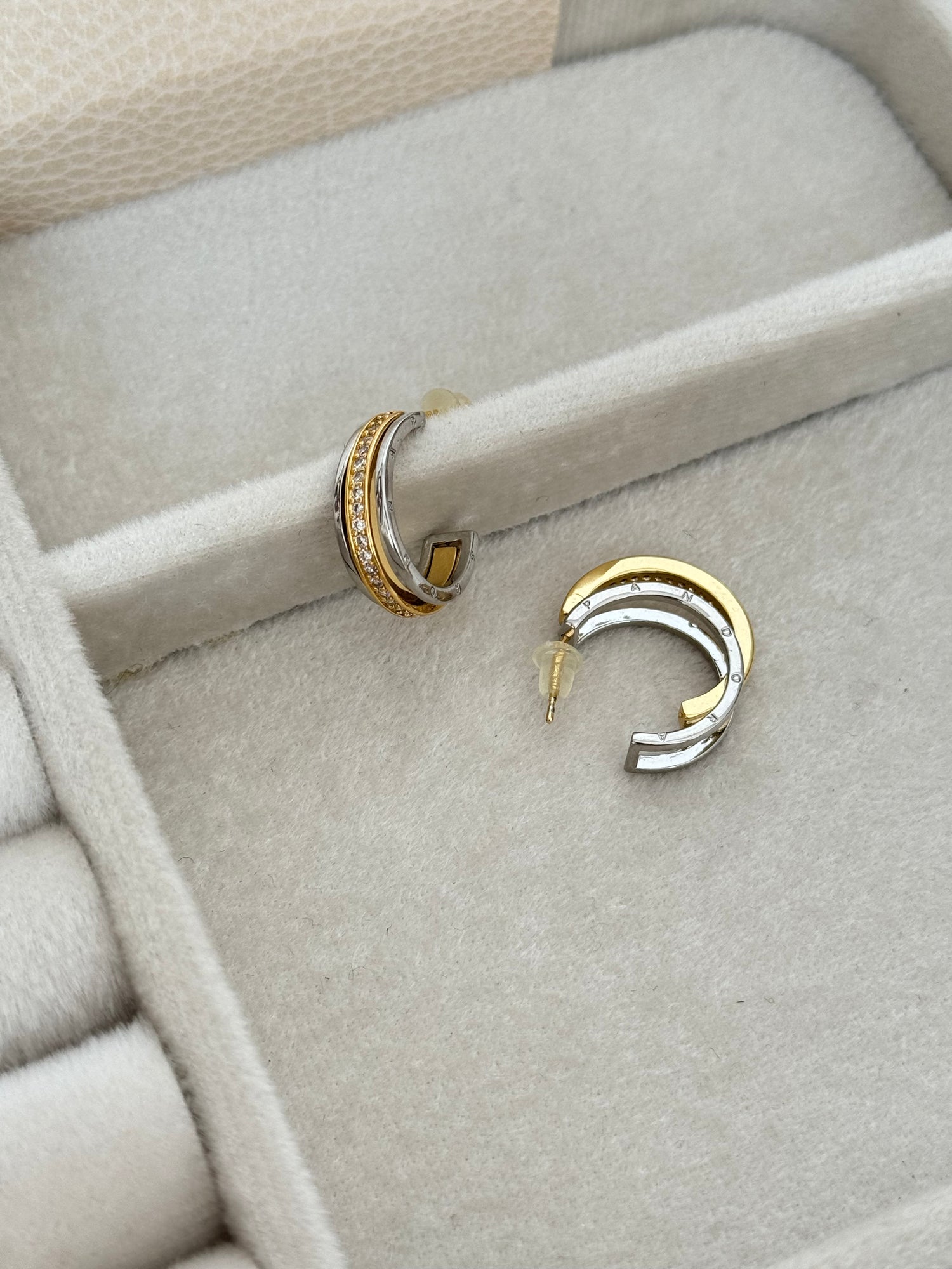 İTHAL MARKA MODEL ÇİFT RENK HALKA KÜPE