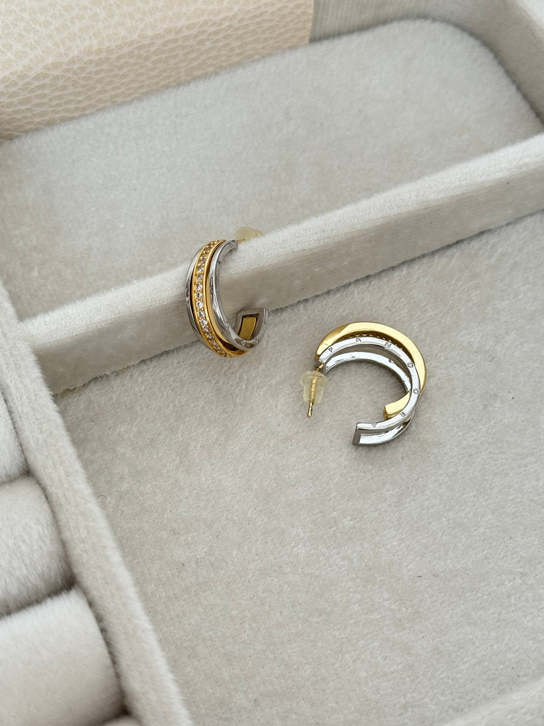 İTHAL MARKA MODEL ÇİFT RENK HALKA KÜPE