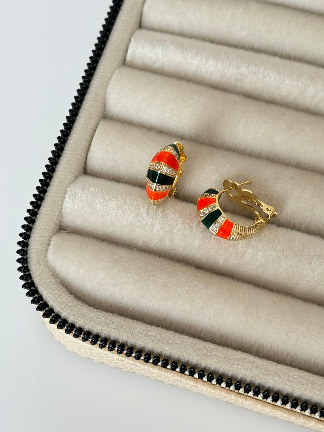 İTHAL RENKLİ GOLD HALKA KÜPE