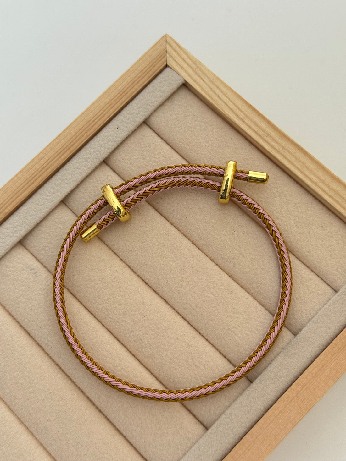 TEYA RENKLİ AYARLANABİLİR ÇELİK BİLEKLİK