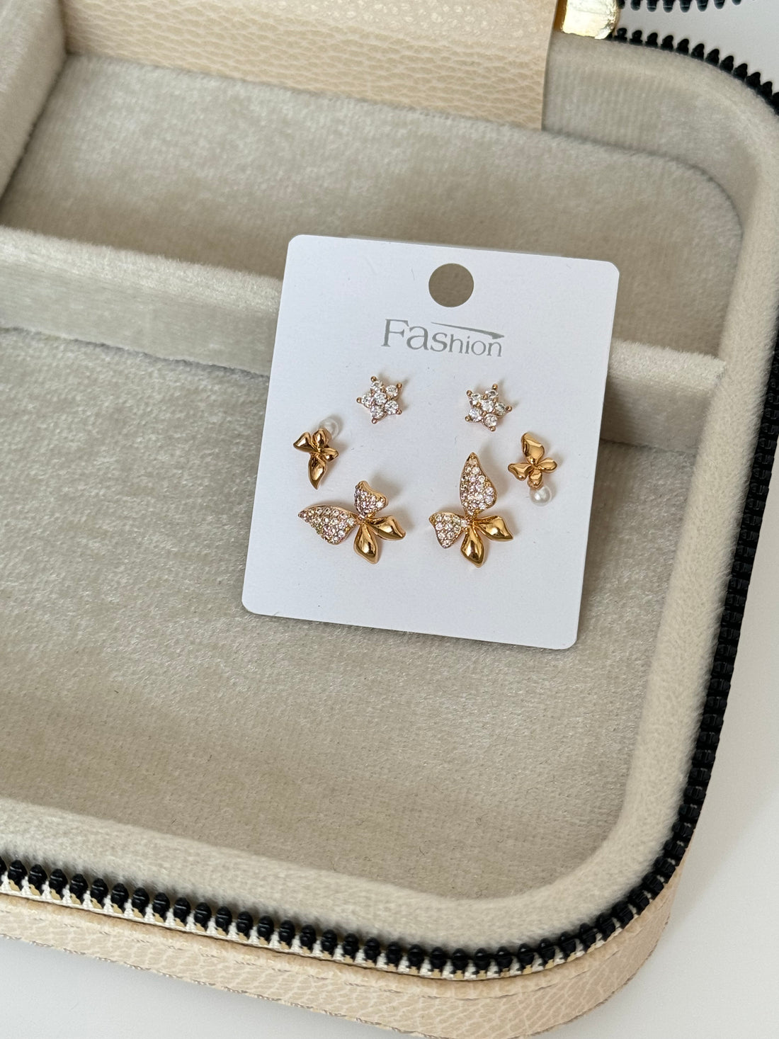 İTHAL KELEBEK DETAYLI GOLD 6LI SET KÜPE