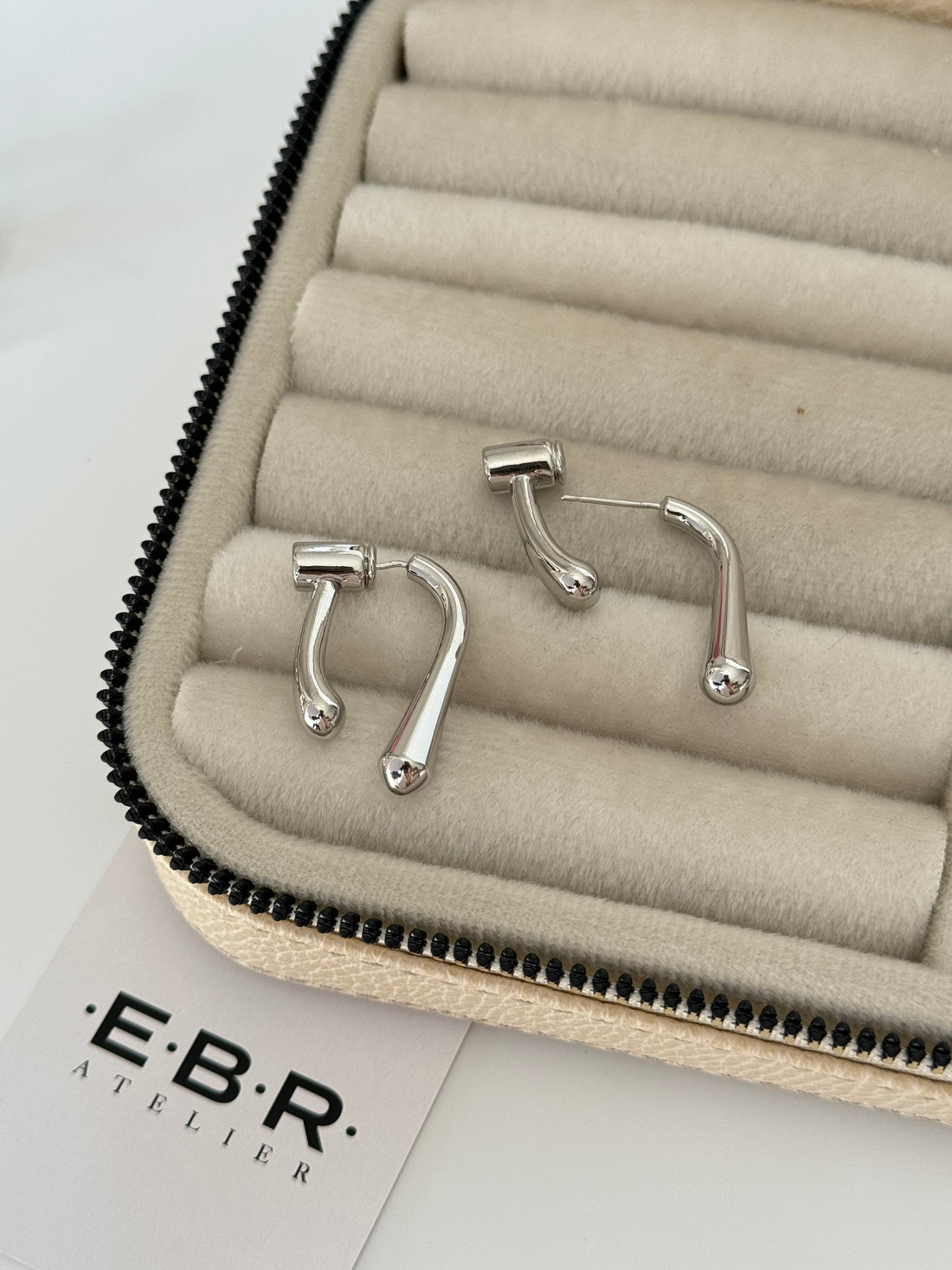 İTHAL ÇİFT TARAFLI SİLVER KÜPE