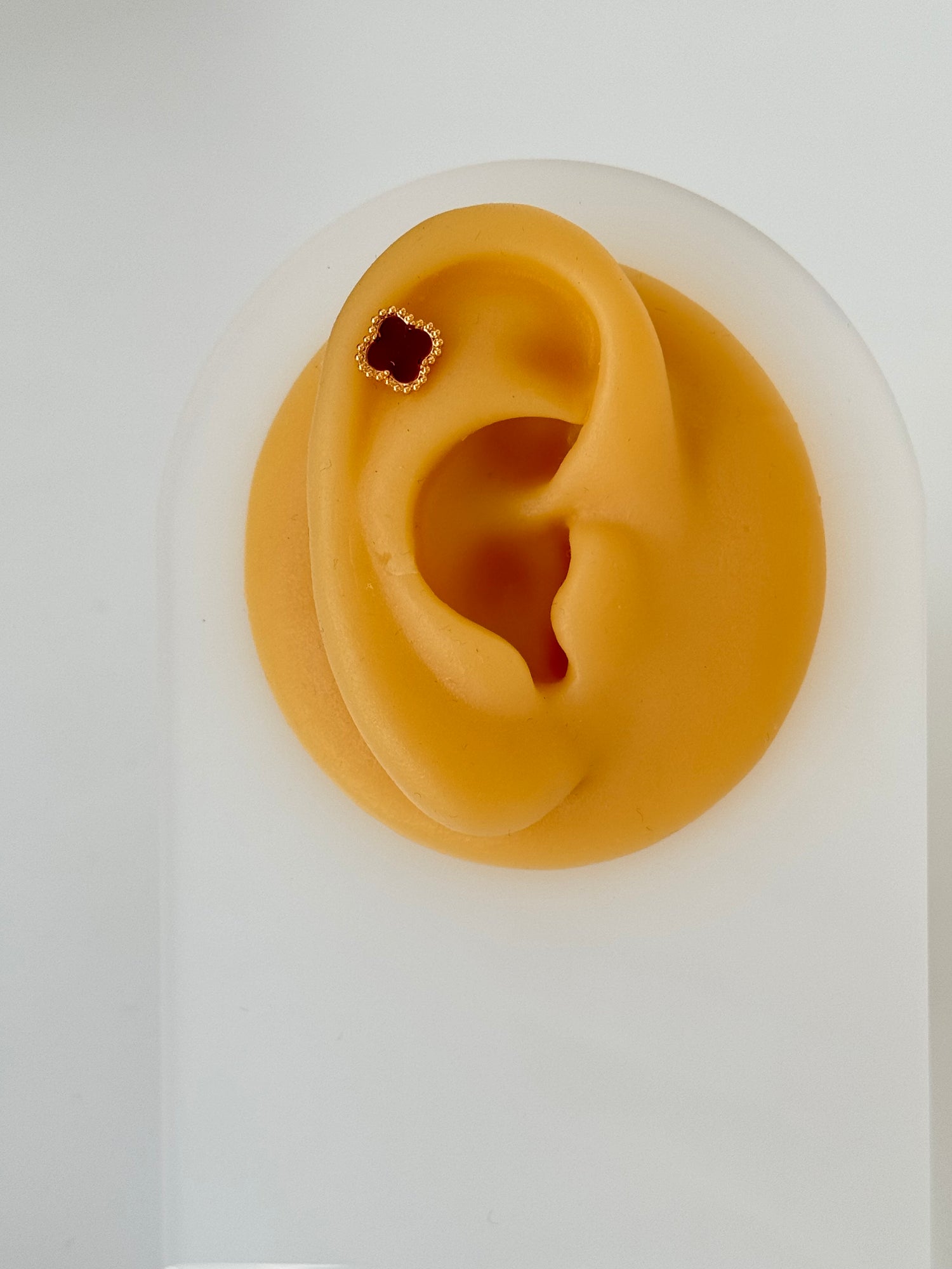 İTHAL BORDO RENKLİ GOLD YONCA MARKA MODEL PİERCİNG