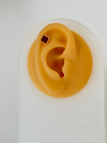 İTHAL BORDO RENKLİ GOLD YONCA MARKA MODEL PİERCİNG