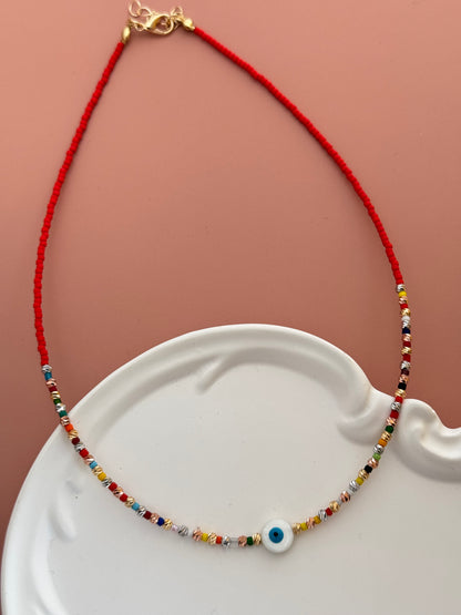 TEVA SEDEFLİ NAZAR NONCUK DETAYLI ALTIN KAPLAMA DORİKA KIRMIZI BONCUK KOLYE