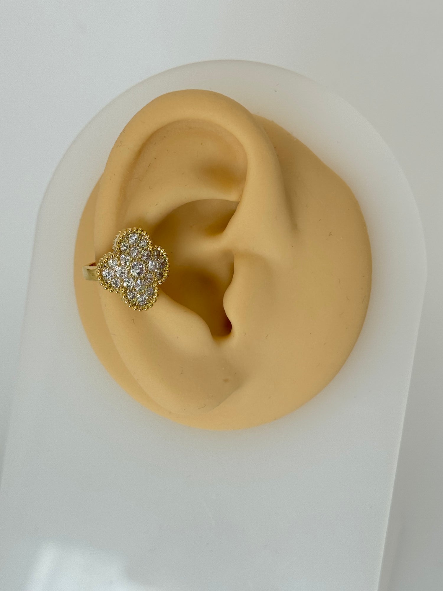 ERİS YONCA DETAYLI GOLD MARKA MODEL KIKIRDAK KÜPE EARCUFF