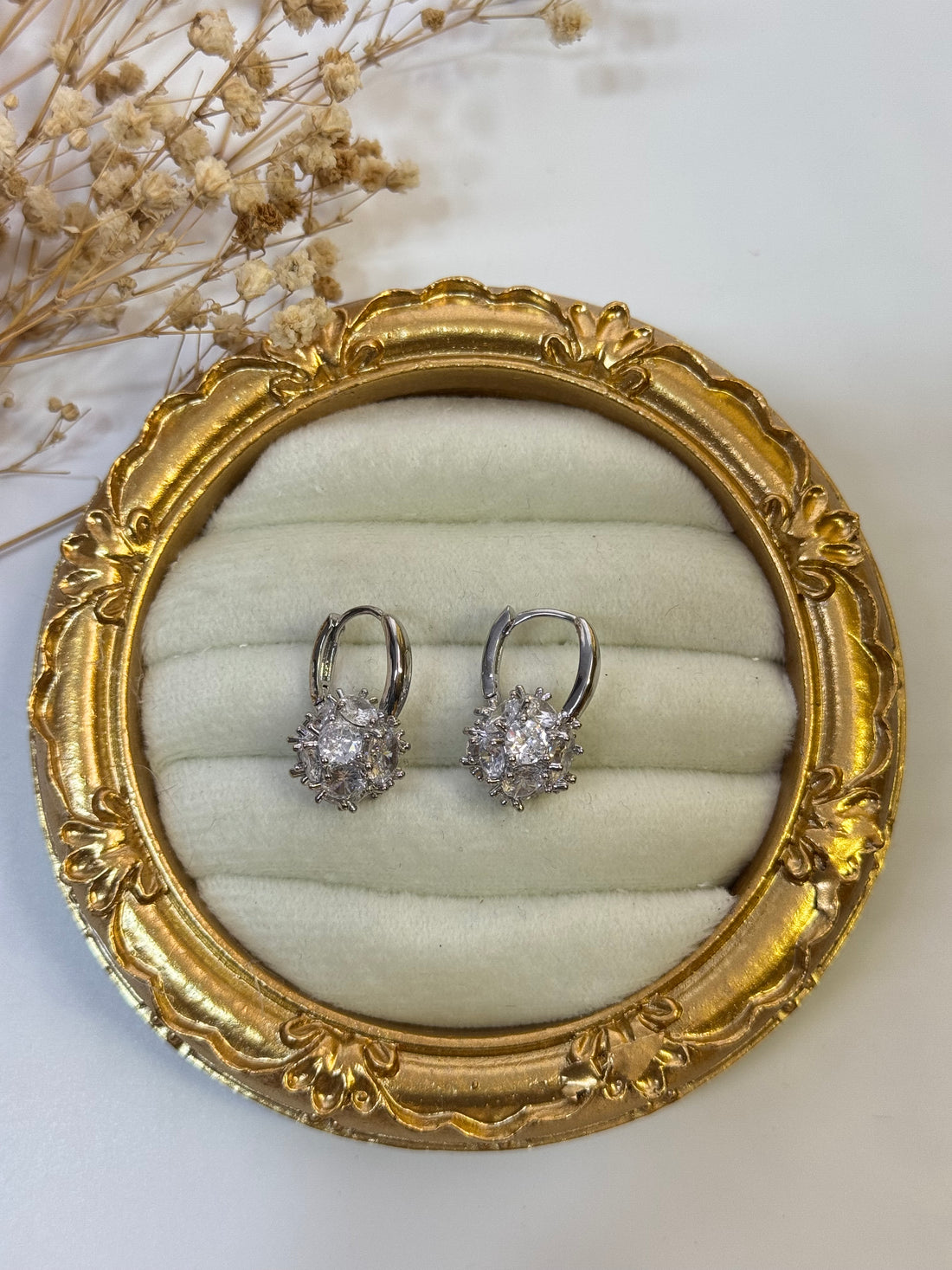 TAŞLI TOPUZ DETAYLI SİLVER KÜPE