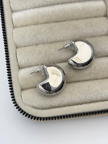 İTHAL PAC-MAN BOMBELİ SİLVER KÜPE