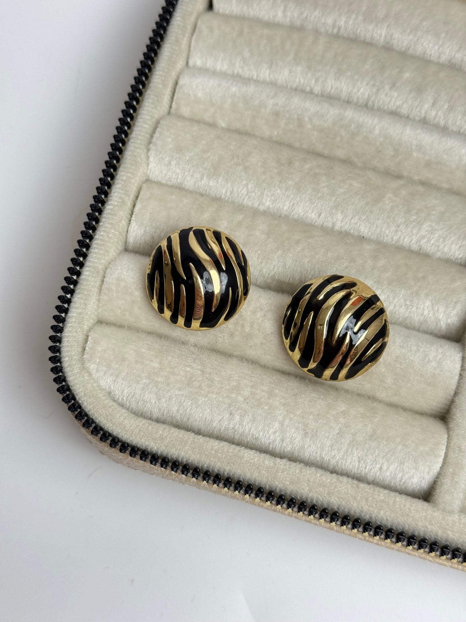 İTHAL LEOPAR MARKA MODEL KÜPE