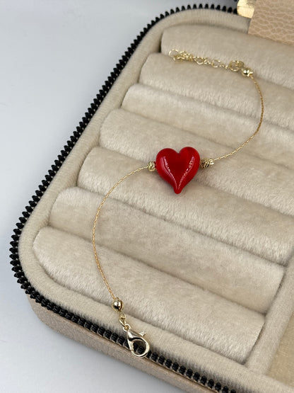 İTHAL KIRMIZI KALP CAM BONCUK DETAYLI BİLEKLİK