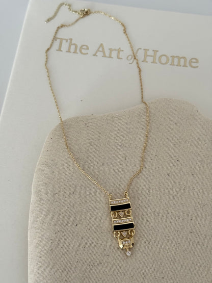 ELAN ANTİK DETAYLI SİYAH MİNE GOLD KOLYE