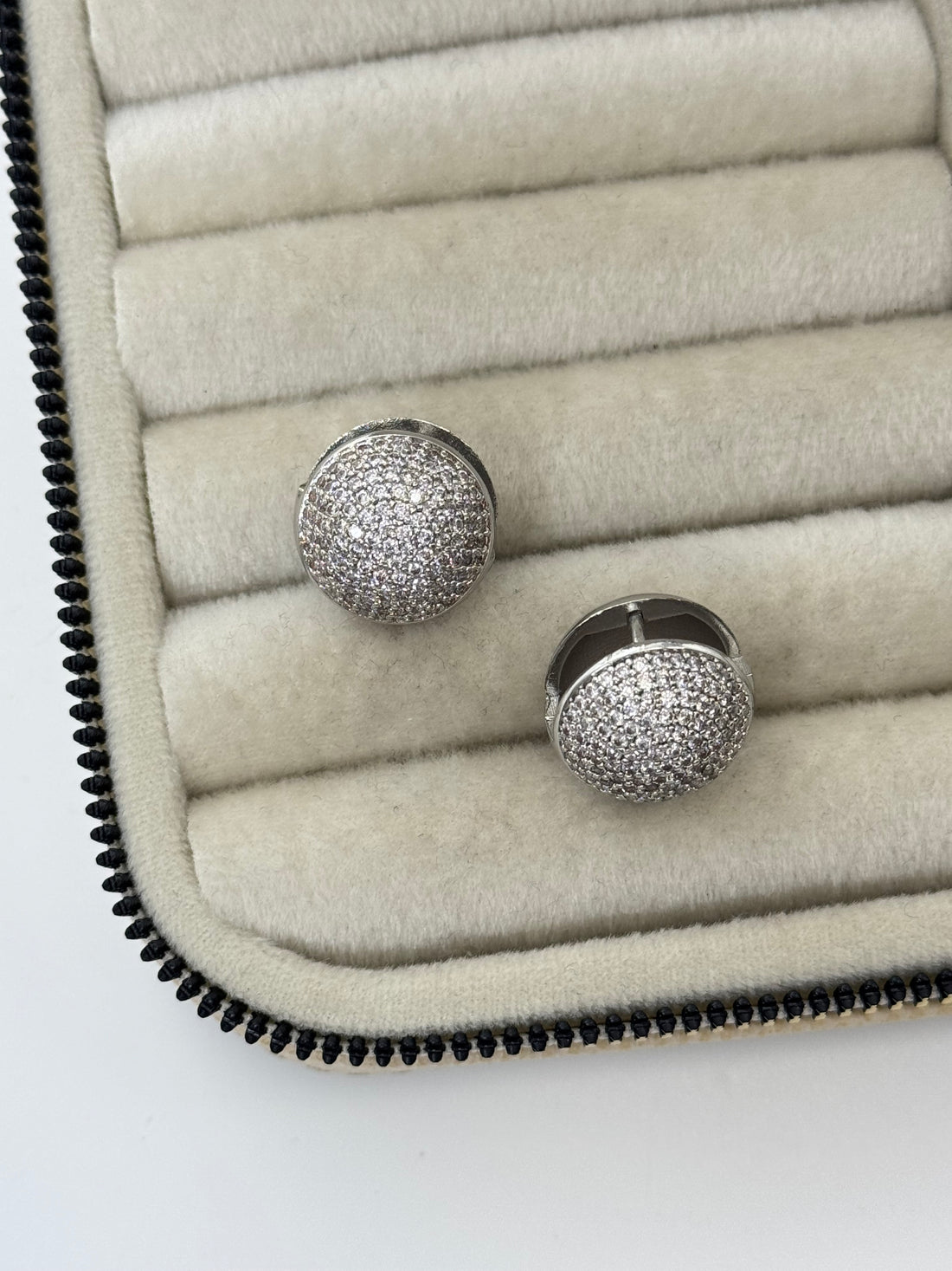 İTHAL ZİRKON TAŞLI SİLVER TOP KÜPE