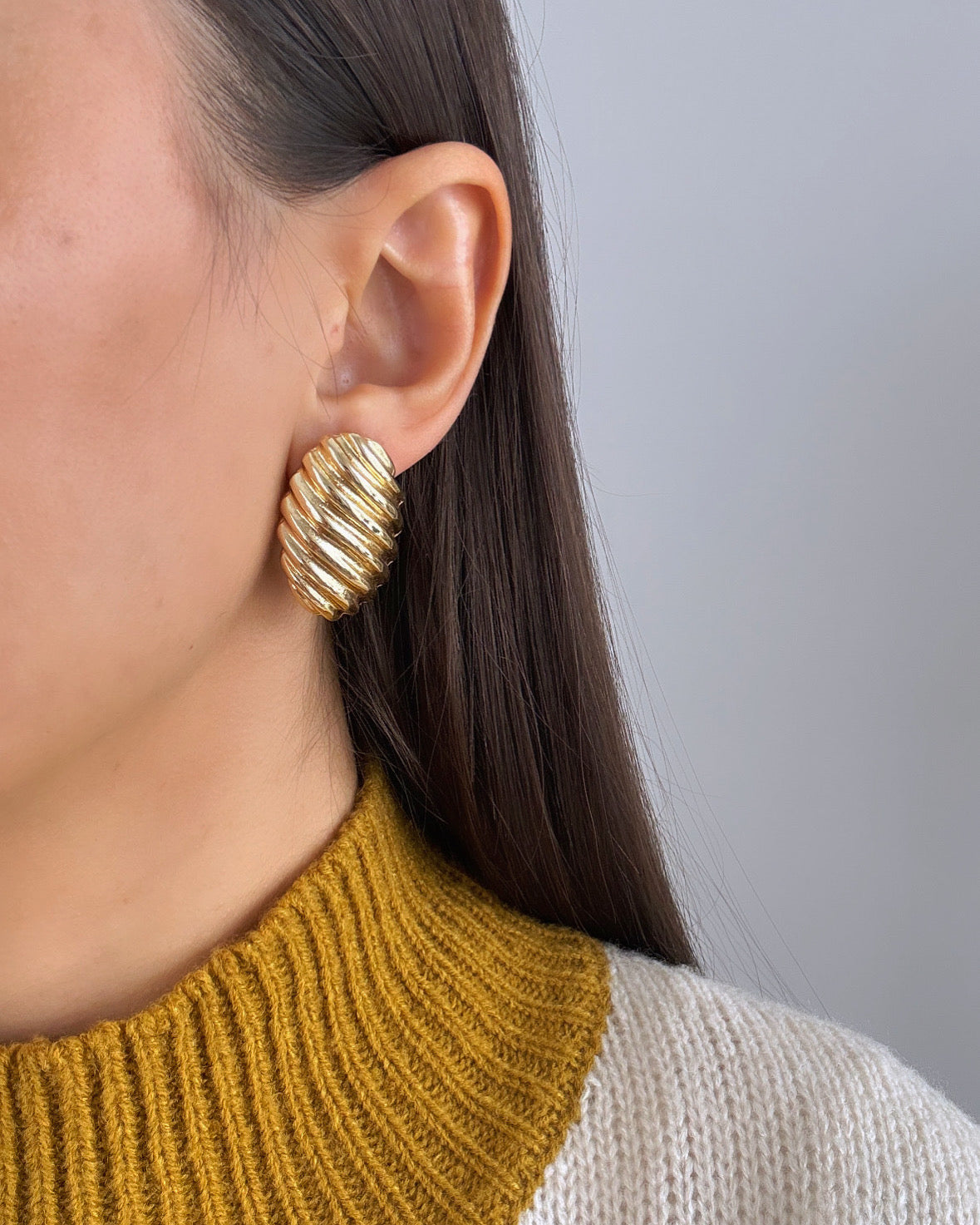 İTHAL MİDYE DESENLİ GOLD KÜPE