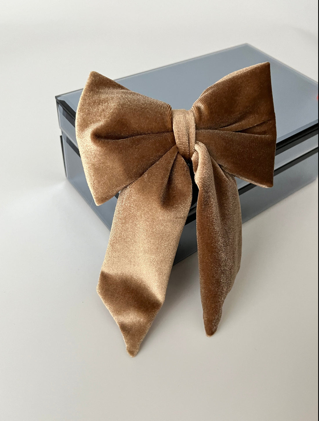 KAHVERENGİ KADİFE FİYONK TOKA