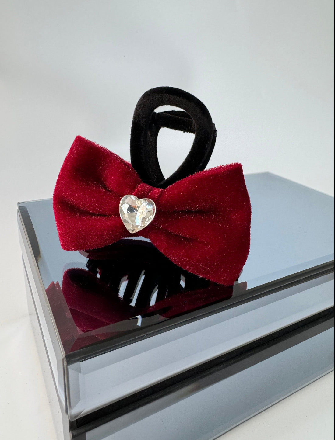 İTHAL BORDO FİYONK KADİFE KALP DETAYLI MANDAL TOKA