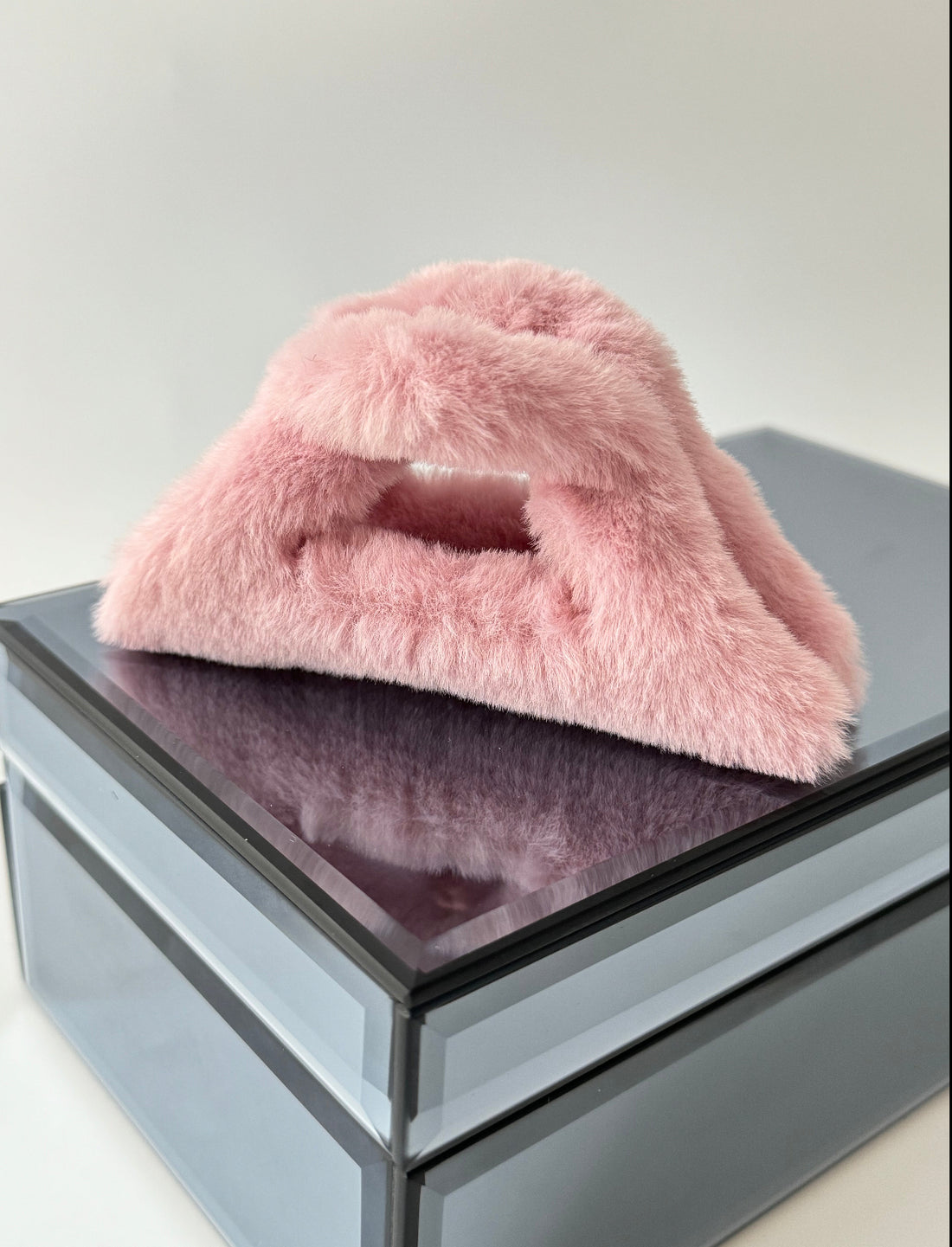 İTHAL PEMBE ÜÇGEN PELUŞ MANDAL TOKA