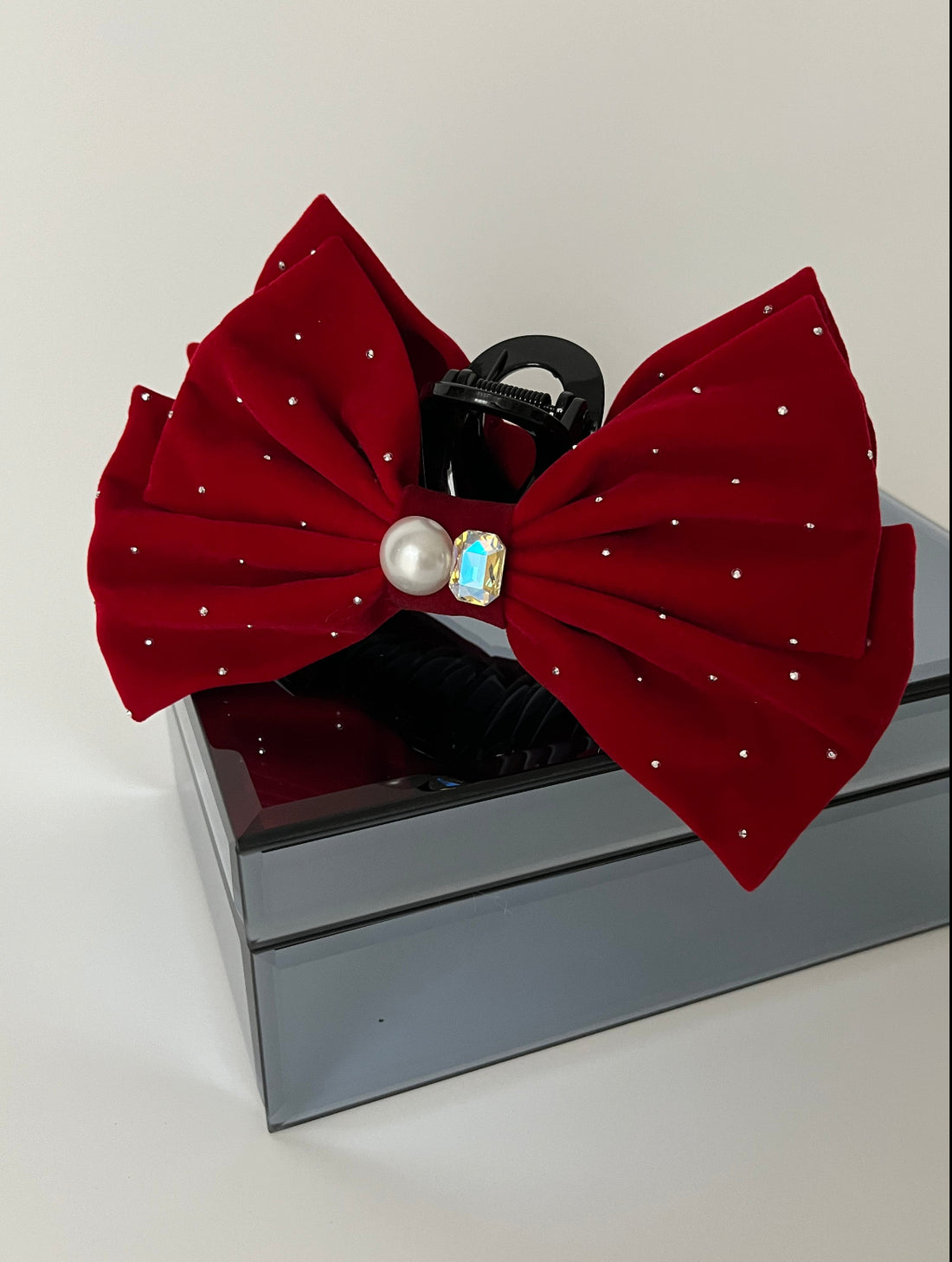 İTHAL BÜYÜK BOY KIRMIZI KADİFELİ FİYONK MANDAL TOKA