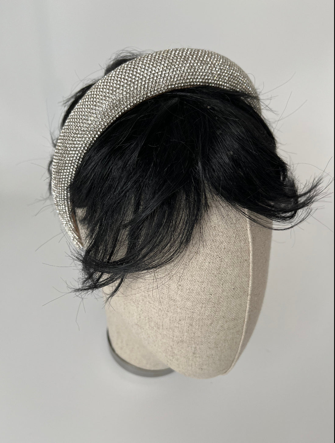 TİNA İTHAL BOMBELİ KRİSTAL TAŞLI SİLVER TAÇ