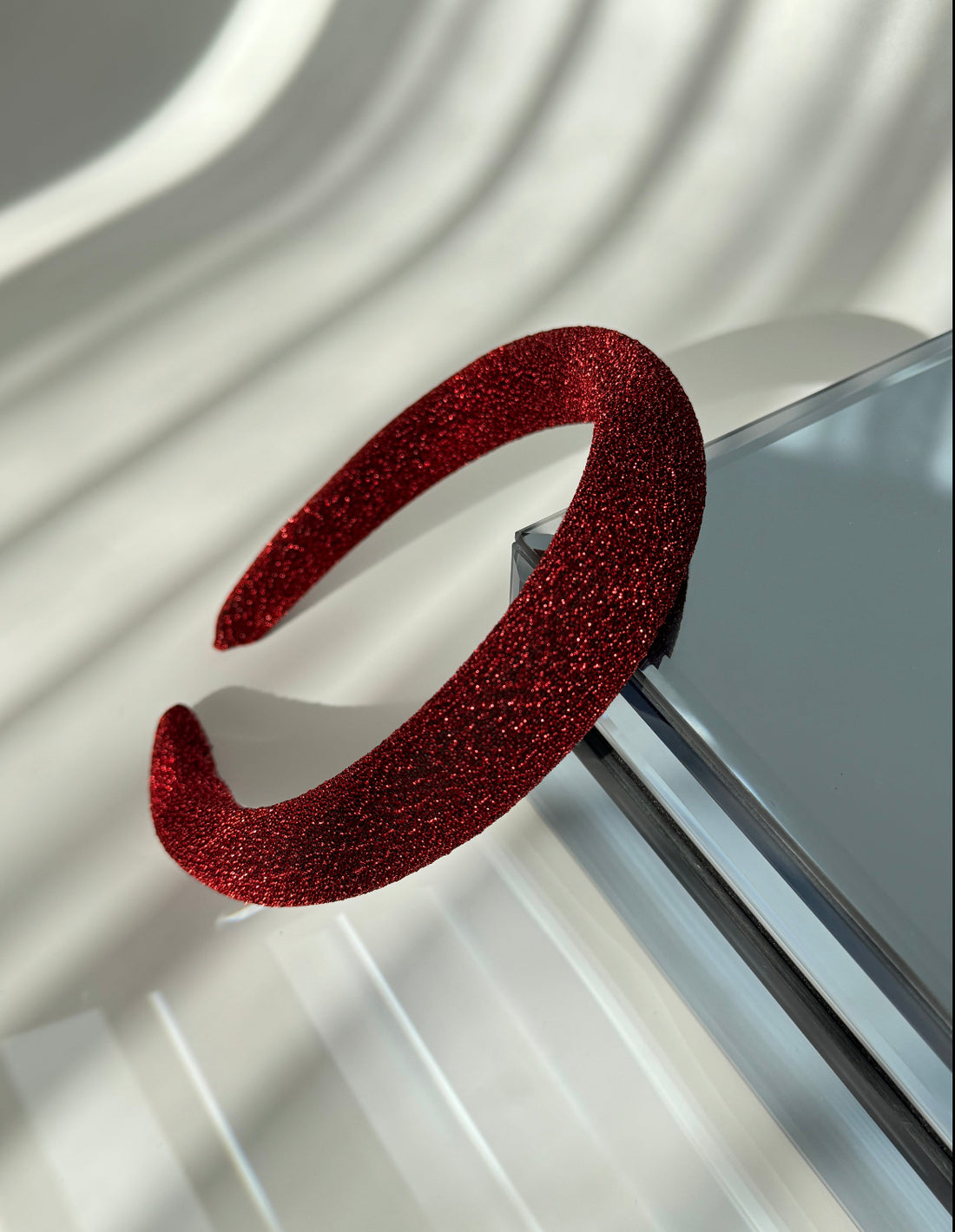 RİNDAN İTHAL KIRMIZI PIRILTILI TAÇ