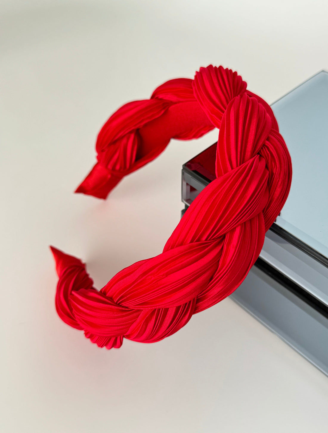 MİŞA İTHAL KIRMIZI PİLİSE ÖRGÜLÜ TAÇ