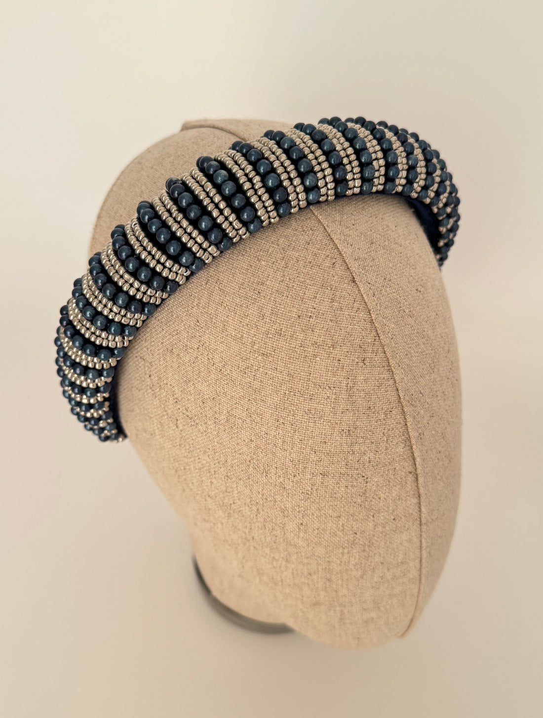 MAHTEN İTHAL MAVİ BONCUKLU TAÇ