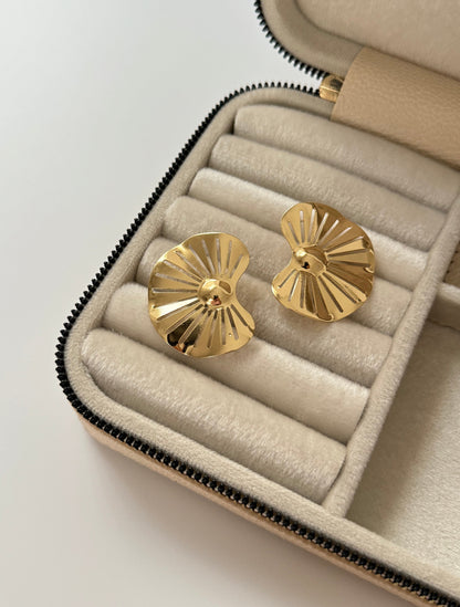 İTHAL YAPRAK MODEL GOLD KÜPE