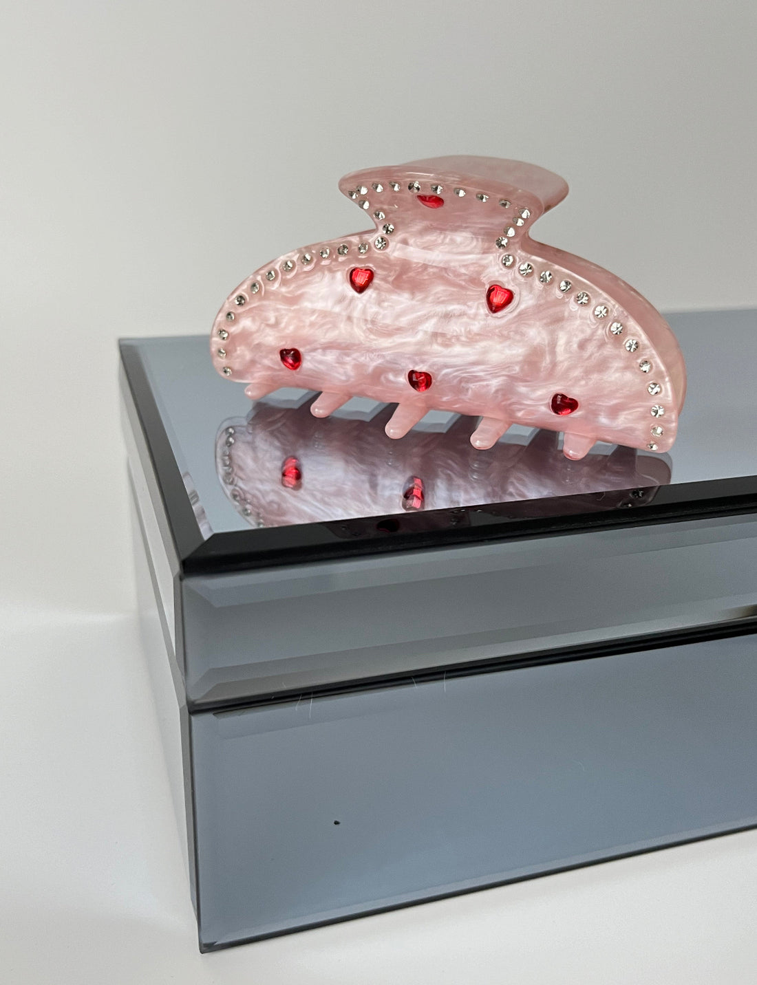 İTHAL KALP DETAYLI PEMBE SEDEFLİ KEMİK MANDAL TOKA