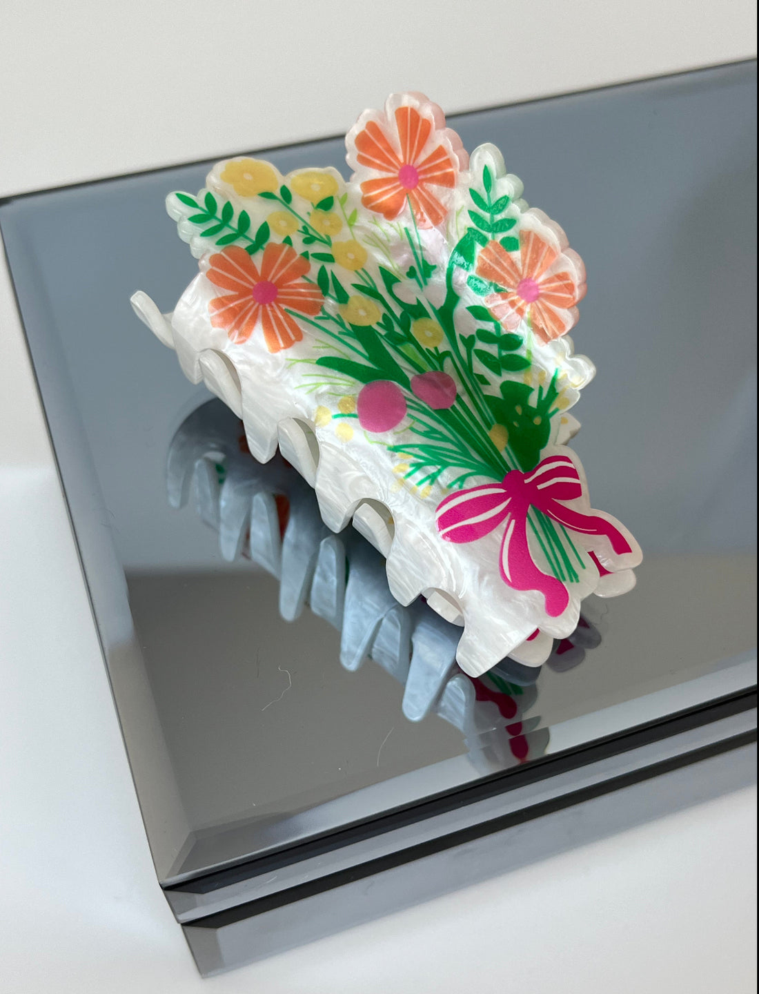 İTHAL ÇİÇEK BUKETİ KEMİK MANDAL TOKA