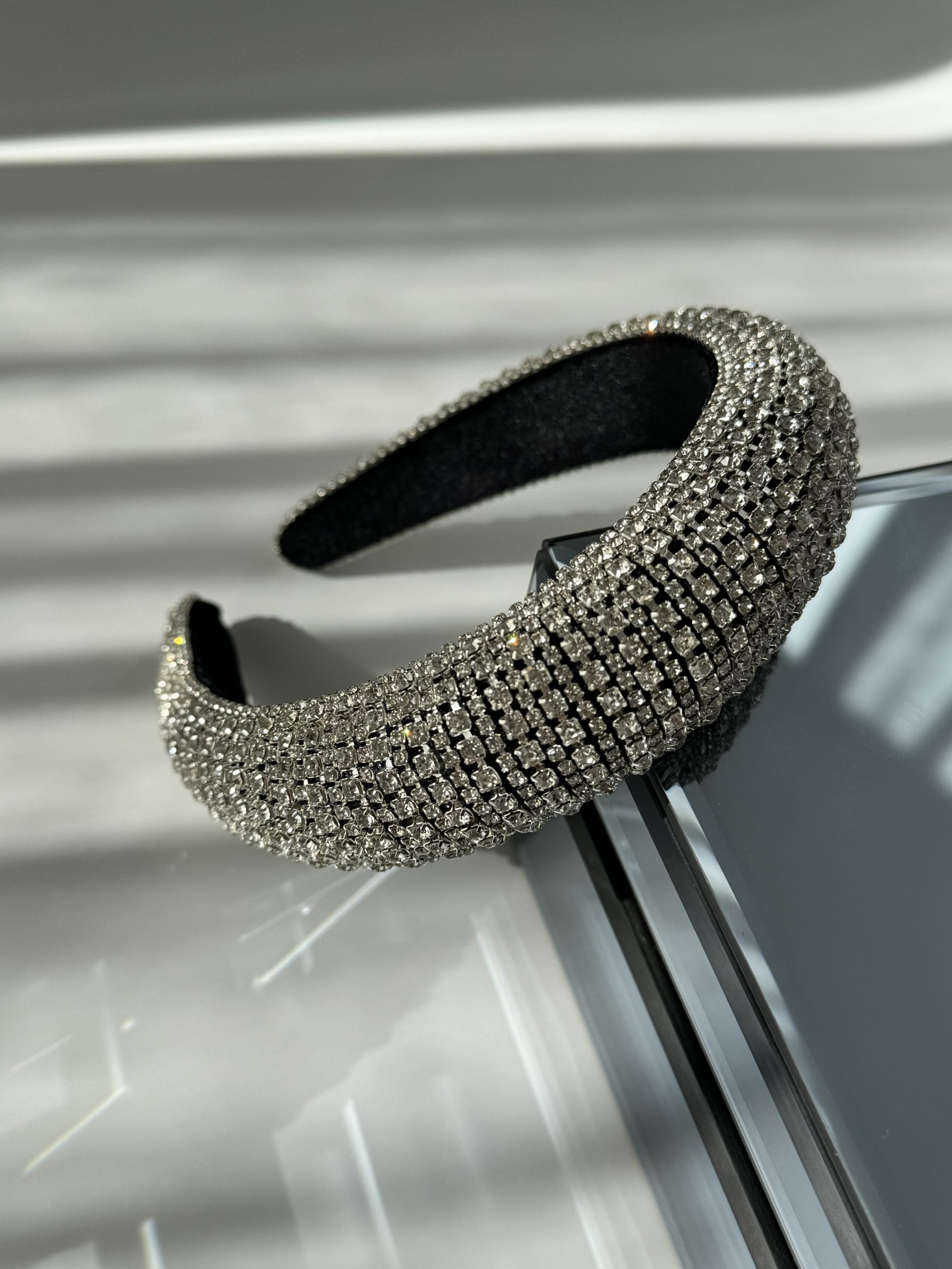 SİTARE İTHAL BOMBELİ SİLVER TAŞLI TAÇ