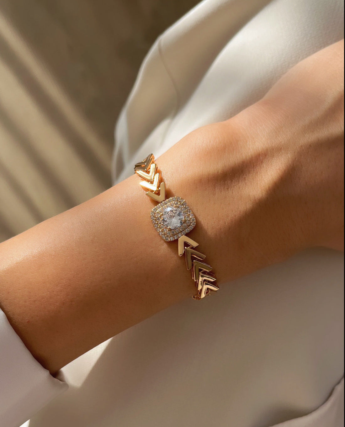 İTHAL BAGET TAŞLI KILÇIKLI ROSE GOLD BİLEKLİK