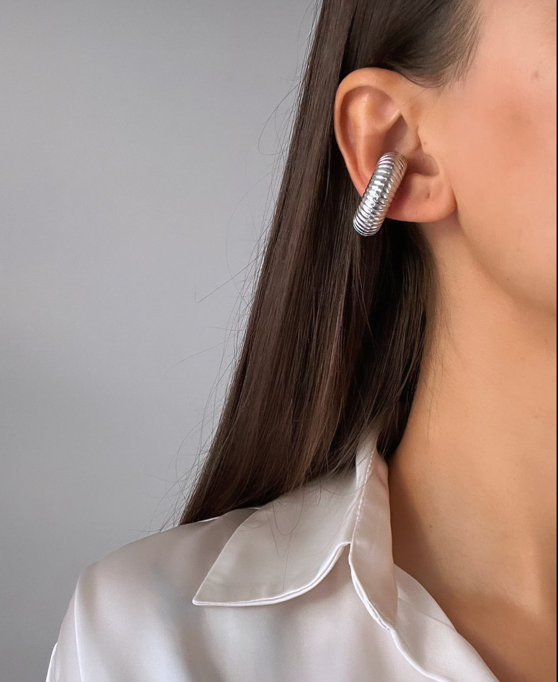 İTHAL XL DETAYLI BALON HALKA SİLVER KIKIRDAK KÜPE EARCUFF