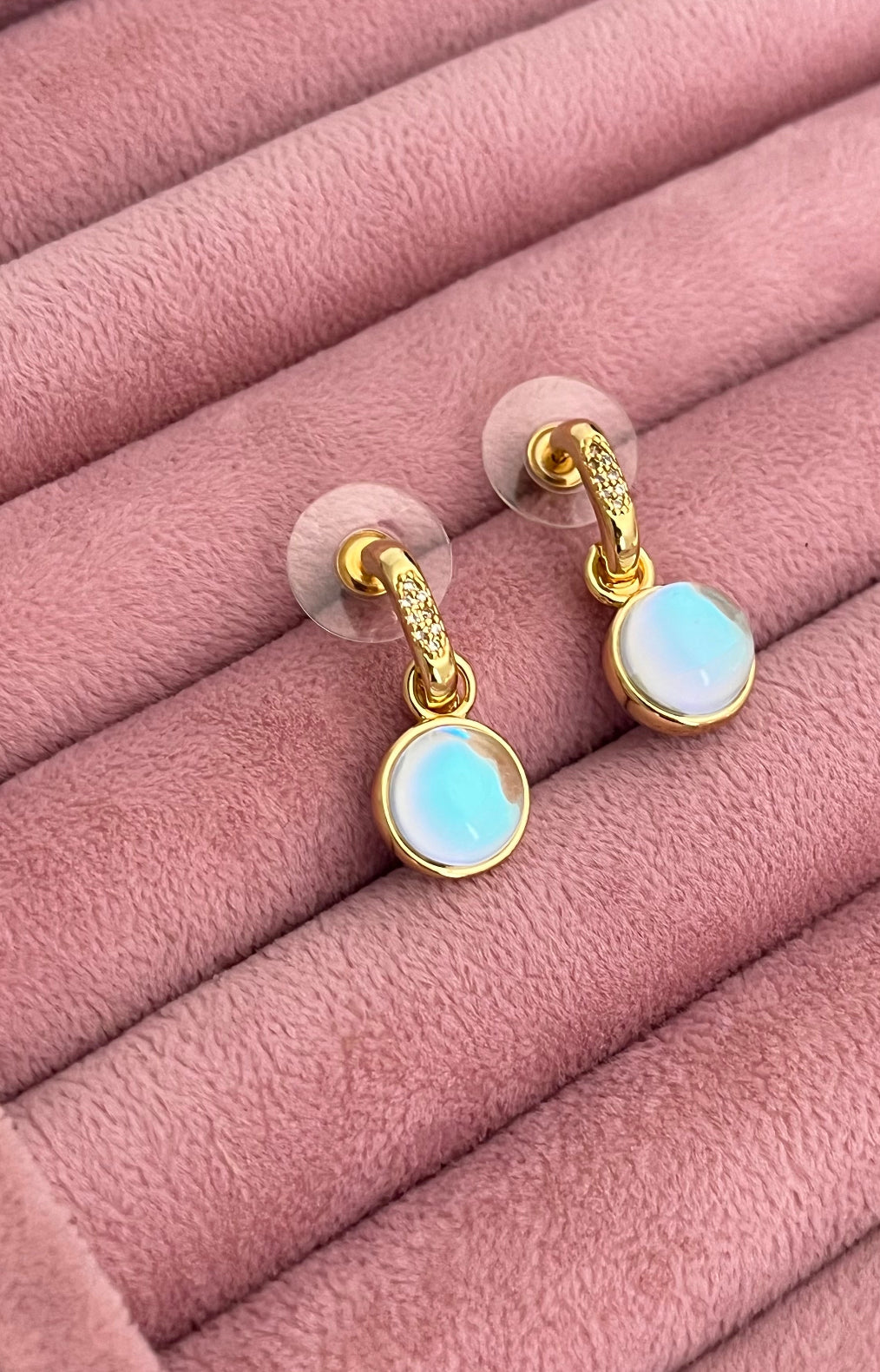 KEDİ GÖZLÜ İTHAL GOLD KÜPE