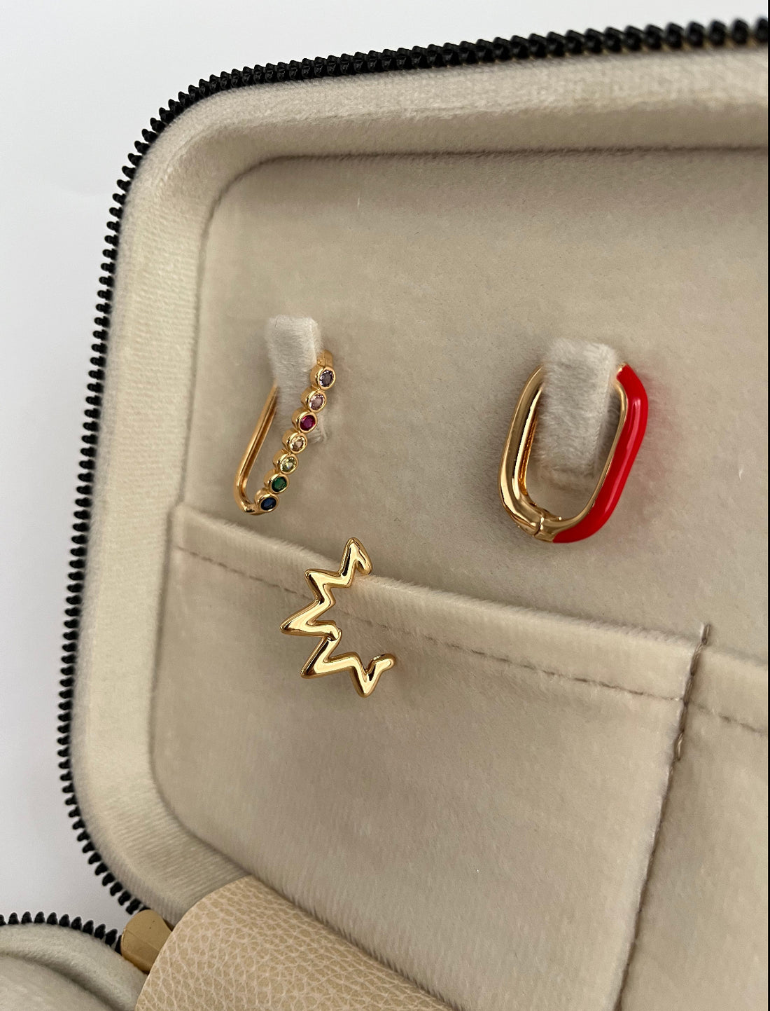 İTHAL TAŞLI KIRMIZI 3LÜ KÜPE SETİ