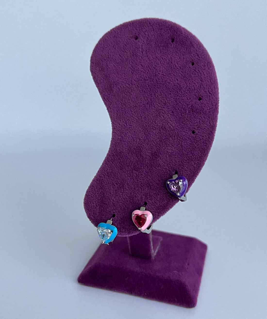 RENKLİ TAŞLI SİLVER KALPLİ 3LÜ KÜPE SETİ