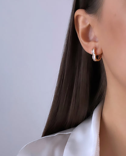 TAŞLI KALP DETAYLI GOLD KÜPE